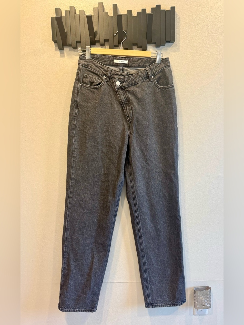 PacSun Asymmetrical Waist Black 90’s Boyfriend Washed Jeans Sz. 28